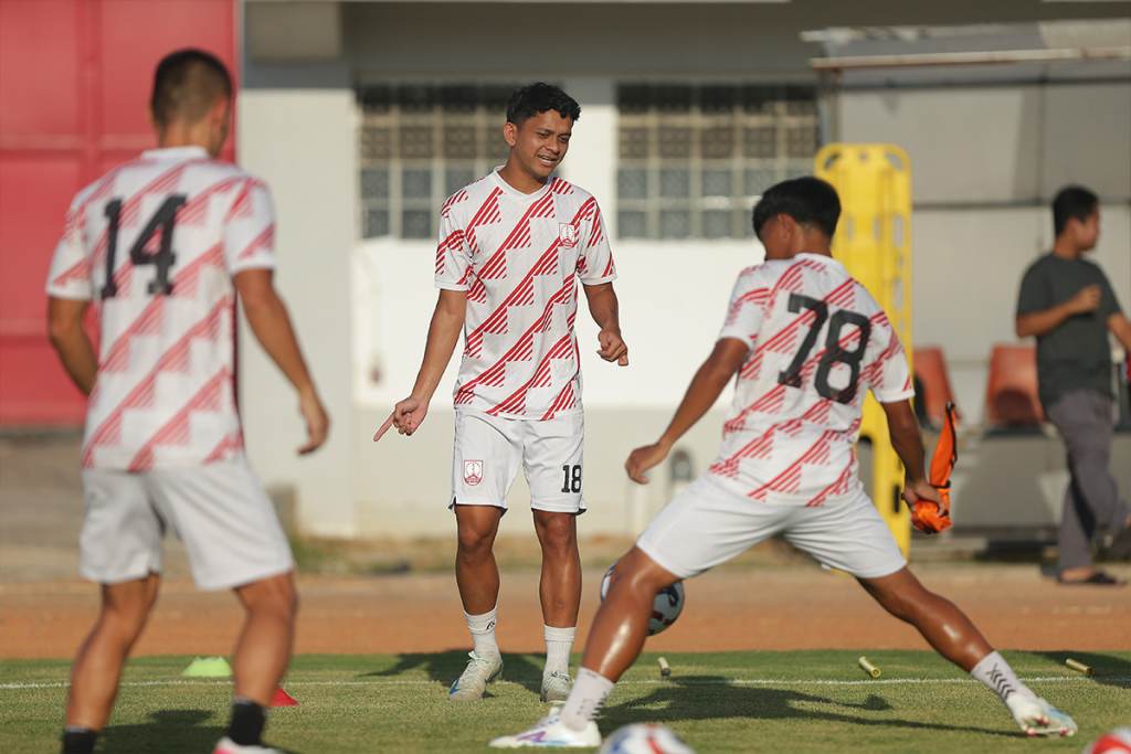 Persis Solo Siap Tempur Hadapi Madura United, Peter de Roo Yakin Raih Hasil Maksimal