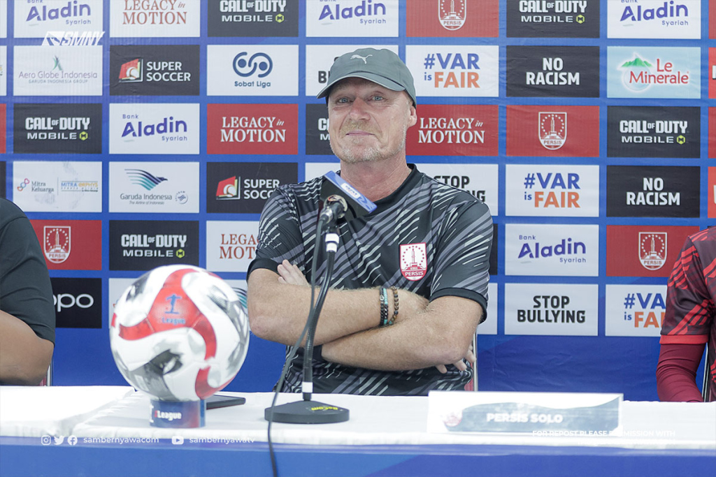 Peter de Roo Tak Minder Hadapi Skuad Mewah Persija
