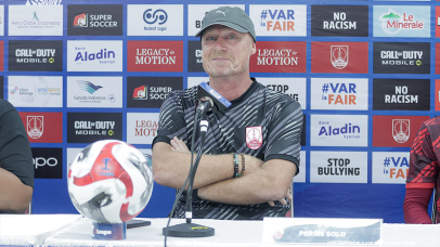 Peter de Roo Tak Minder Hadapi Skuad Mewah Persija
