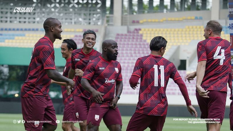 Peter de Roo Sebut Pemainnya Bahagia Jelang Lawan Malut United, Isyarat Gaji Sudah Dilunasi?