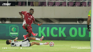Striker Persis Solo, Henri Doumbia.